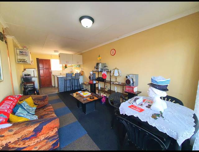 2 BEDROOM HOUSE FOR SALE IN RUYTERWACHT